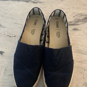 Navy Toms canvas slip on